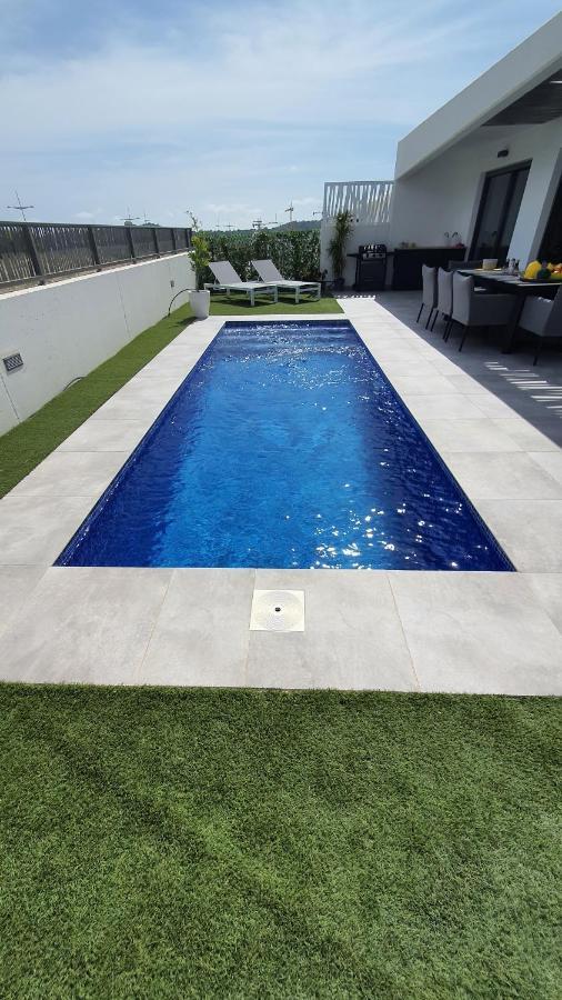 Pool & Snooker Villa ฟีเนสตรัต ภายนอก รูปภาพ